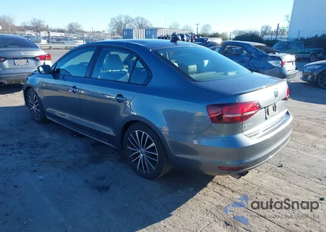 2016 Volkswagen Jetta 1.8T Sport z USA, uszkodzony, nr VIN 3VWB17AJ6GM275544